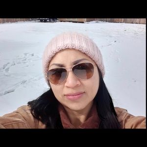 Meet your Posher, Esmeralda